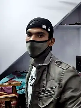 Snapshot of Habibi_big_b chatting on 12-27-24, 08:45 Habibi big b online show from 12-27-24, 08:45