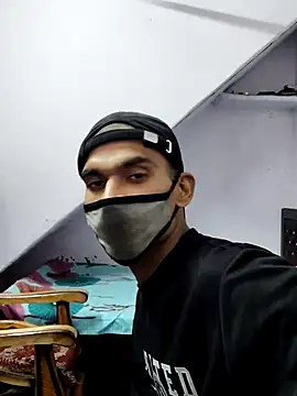 Snapshot of Habibi_big_b chatting on 01-08-25, 10:48 Habibi big b online show from 01-08-25, 10:48