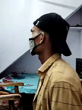 Snapshot of Habibi_big_b chatting on 01-09-25, 07:42 Habibi big b online show from 01-09-25, 07:42