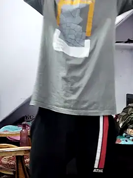 Snapshot of Habibi_big_b chatting on 01-17-25, 04:57 Habibi big b online show from 01-17-25, 04:57