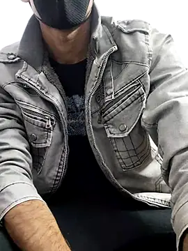 Snapshot of Habibi_big_b chatting on 02-20-25, 09:31 Habibi big b online show from 02-20-25, 09:31