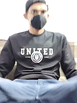 Snapshot of Habibi_big_b chatting on 02-23-25, 09:33 Habibi big b online show from 02-23-25, 09:33