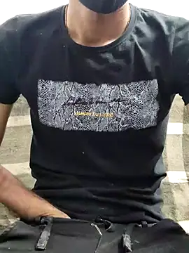 Snapshot of Habibi_big_b chatting on 02-24-25, 09:00 Habibi big b online show from 02-24-25, 09:00