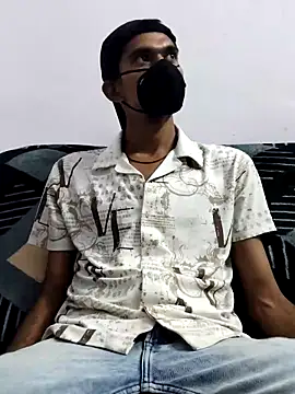 Snapshot of Habibi_big_b chatting on 03-05-25, 04:35 Habibi big b online show from 03-05-25, 04:35