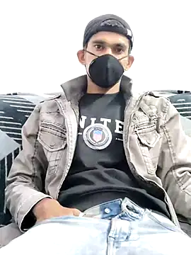 Snapshot of Habibi_big_b chatting on 03-06-25, 04:28 Habibi big b online show from 03-06-25, 04:28