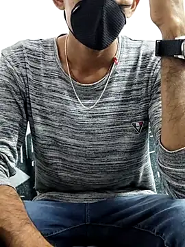 Snapshot of Habibi_big_b chatting on 03-19-25, 11:28 Habibi big b online show from 03-19-25, 11:28