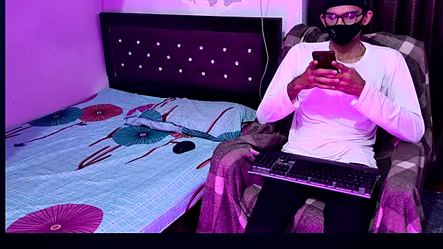 Snapshot of Habibi_big_b chatting on 09-12-25, 05:35 Habibi big b online show from 09-12-25, 05:35