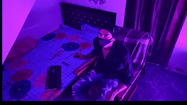 Snapshot of Habibi_big_b chatting on 09-16-25, 05:58 Habibi big b online show from 09-16-25, 05:58