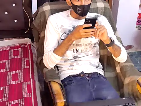 Snapshot of Habibi_big_b chatting on 10-14-25, 06:09 Habibi big b online show from 10-14-25, 06:09