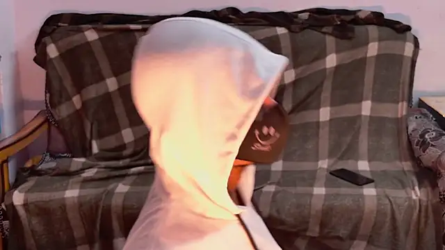 Snapshot of Habibi_big_b chatting on 10-18-25, 05:25 Habibi big b online show from 10-18-25, 05:25