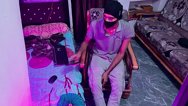 Snapshot of Habibi_big_b chatting on 11-03-25, 08:15 Habibi big b online show from 11-03-25, 08:15