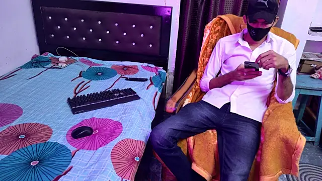 Snapshot of Habibi_big_b chatting on 11-09-25, 08:45 Habibi big b online show from 11-09-25, 08:45