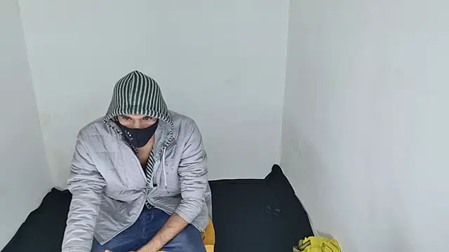 Snapshot of Habibi_big_b chatting on 11-24-25, 07:19 Habibi big b online show from 11-24-25, 07:19