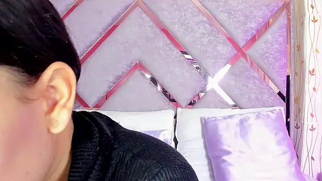 hanna  azumi online show from 03-07-25, 03:08