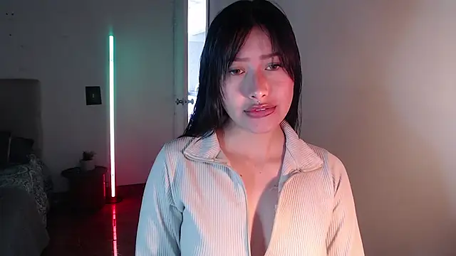 Emilyswan04 online show from 01-17-25, 02:39