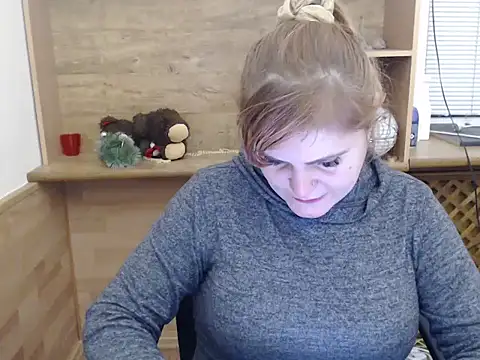 Snapshot of DaniellaKiss chatting on 01-12-26, 04:45 DaniellaKiss online show from 01-12-26, 04:45