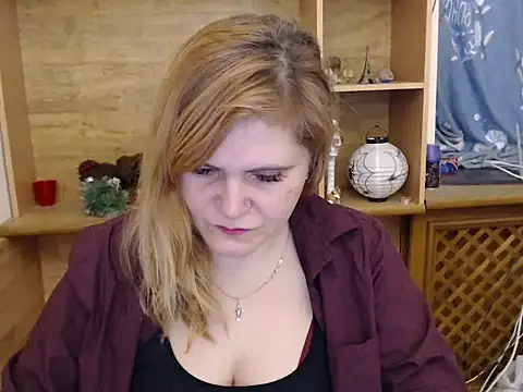 Snapshot of DaniellaKiss chatting on 02-27-26, 09:31 DaniellaKiss online show from 02-27-26, 09:31