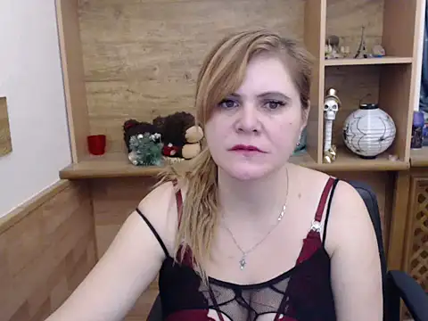 Snapshot of DaniellaKiss chatting on 02-28-26, 09:27 DaniellaKiss online show from 02-28-26, 09:27