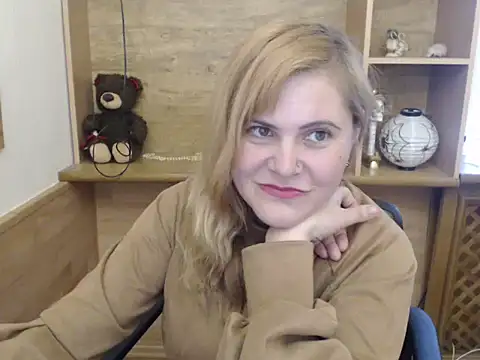 DaniellaKiss online show from 04-25-26, 01:03