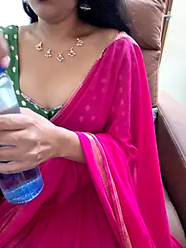 Snapshot of Roja-Telugu777 chatting on 05-02-26, 01:10 Roja-Telugu777 online show from 05-02-26, 01:10