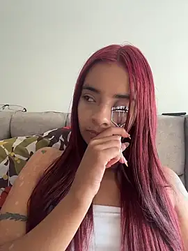 Laura fernandezII online show from 01-05-26, 08:34