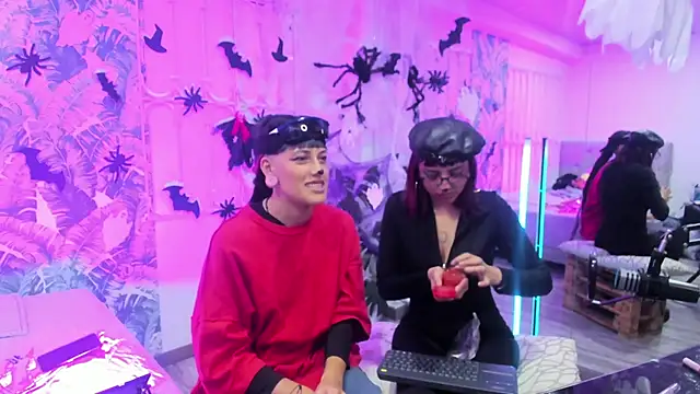 Snapshot of _sharlotte777 chatting on 10-31-25, 03:24 sharlotte777 online show from 10-31-25, 03:24