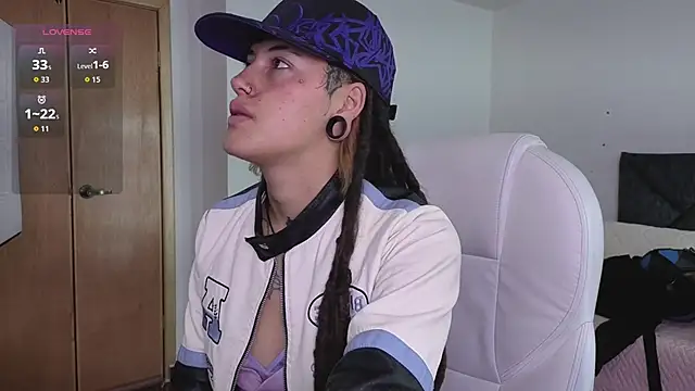 Snapshot of _sharlotte777 chatting on 11-07-25, 02:28 sharlotte777 online show from 11-07-25, 02:28