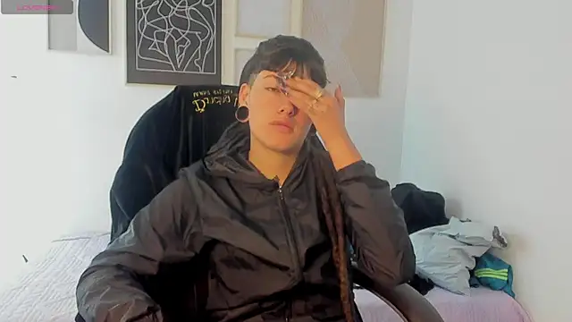 Snapshot of _sharlotte777 chatting on 11-28-25, 01:58 sharlotte777 online show from 11-28-25, 01:58