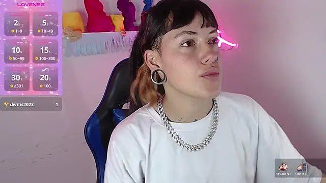 Snapshot of _sharlotte777 chatting on 12-01-25, 02:22 sharlotte777 online show from 12-01-25, 02:22