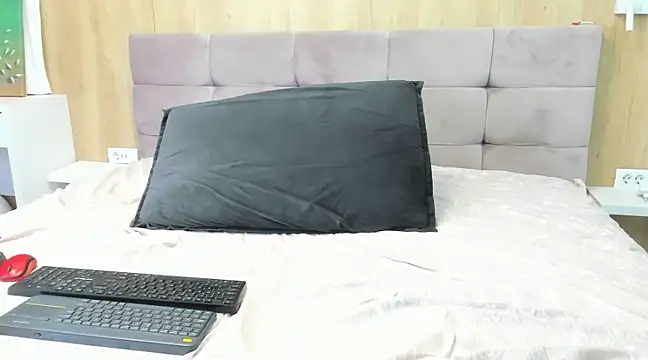 Snapshot of rico_ricky chatting on 02-20-25, 09:00 rico ricky online show from 02-20-25, 09:00