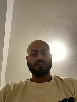 Snapshot of islandvybee55 chatting on 03-02-25, 03:24 islandvybee55 online show from 03-02-25, 03:24