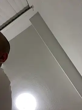 Snapshot of islandvybee55 chatting on 03-07-25, 04:46 islandvybee55 online show from 03-07-25, 04:46