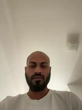 Snapshot of islandvybee55 chatting on 03-09-25, 08:31 islandvybee55 online show from 03-09-25, 08:31