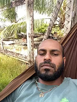 Snapshot of islandvybee55 chatting on 11-12-25, 05:02 islandvybee55 online show from 11-12-25, 05:02