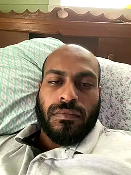 Snapshot of islandvybee55 chatting on 11-18-25, 03:49 islandvybee55 online show from 11-18-25, 03:49