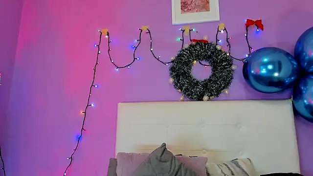 Charlotte11-11 online show from 12-21-25, 04:58