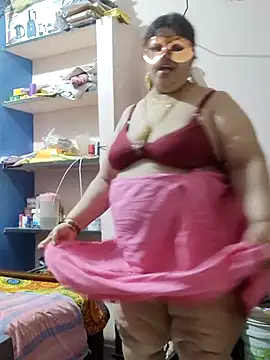 Snapshot of tamilthanushri chatting on 02-02-25, 10:28 tamilthanushri online show from 02-02-25, 10:28