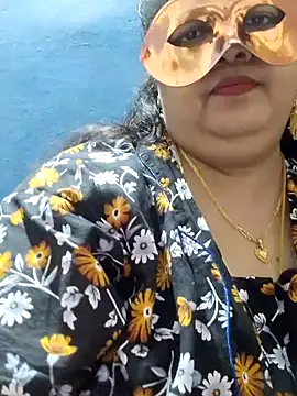Snapshot of tamilthanushri chatting on 02-07-25, 05:51 tamilthanushri online show from 02-07-25, 05:51