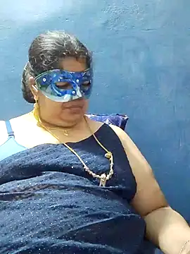 Snapshot of tamilthanushri chatting on 02-08-25, 09:25 tamilthanushri online show from 02-08-25, 09:25