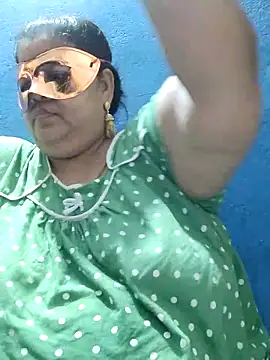Snapshot of tamilthanushri chatting on 02-14-25, 12:36 tamilthanushri online show from 02-14-25, 12:36