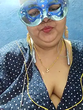 Snapshot of tamilthanushri chatting on 02-21-25, 03:45 tamilthanushri online show from 02-21-25, 03:45