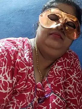 Snapshot of tamilthanushri chatting on 02-26-25, 05:42 tamilthanushri online show from 02-26-25, 05:42