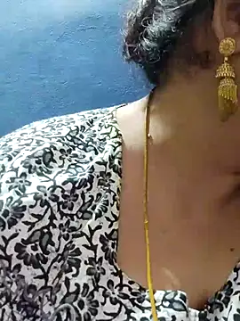 Snapshot of tamilthanushri chatting on 03-02-25, 04:17 tamilthanushri online show from 03-02-25, 04:17