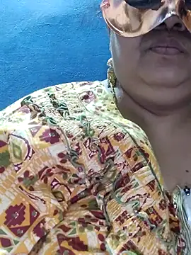 Snapshot of tamilthanushri chatting on 03-15-25, 07:20 tamilthanushri online show from 03-15-25, 07:20