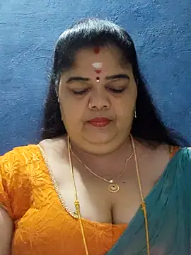 Snapshot of tamilthanushri chatting on 09-11-25, 05:18 tamilthanushri online show from 09-11-25, 05:18