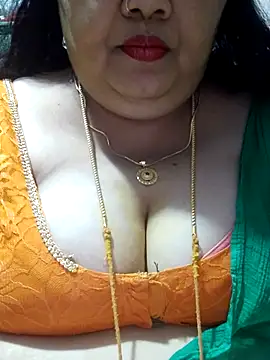 Snapshot of tamilthanushri chatting on 10-02-25, 11:28 tamilthanushri online show from 10-02-25, 11:28