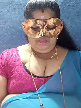 Snapshot of tamilthanushri chatting on 10-26-25, 09:04 tamilthanushri online show from 10-26-25, 09:04