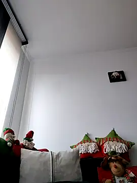 Latiinvenushot online show from 12-21-25, 01:18