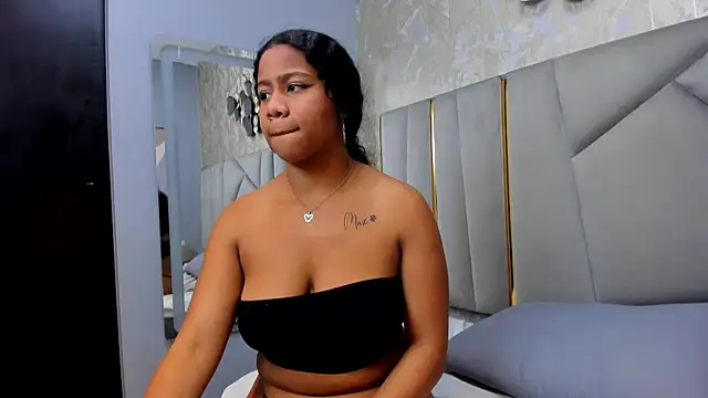 Snapshot of Sofi_Fox_ chatting on 01-28-25, 06:07 Sofi Fox  online show from 01-28-25, 06:07