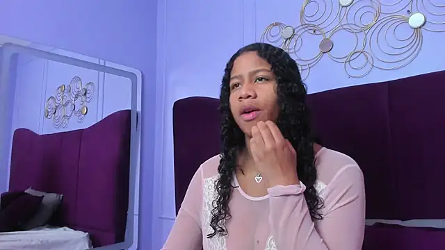 Snapshot of Sofi_Fox_ chatting on 02-13-25, 11:39 Sofi Fox  online show from 02-13-25, 11:39